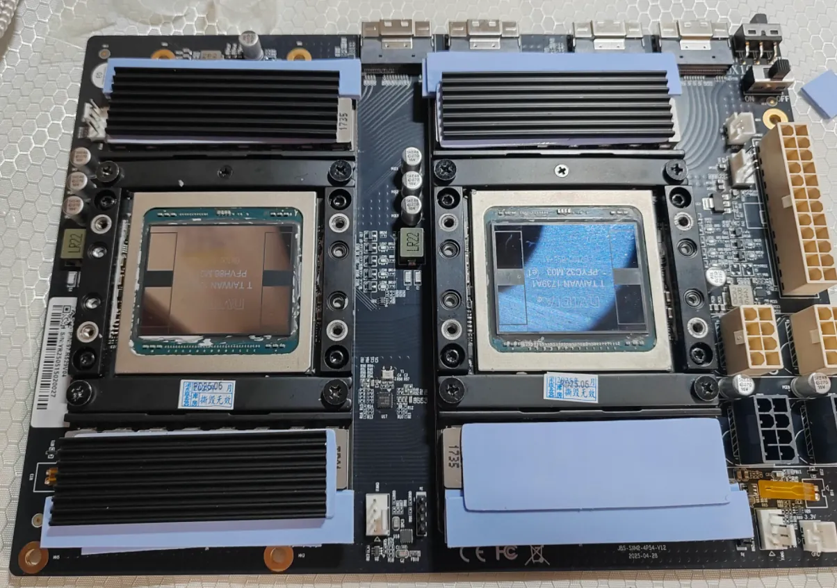 /llm/dual-v100-local-llm/static/giant-gpu-local-llm-10.webp