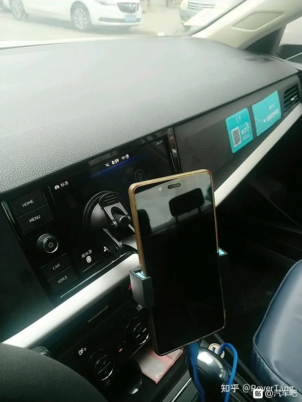/smart-car/huawei-car-screen/assets/boxcn3i6GBY45x1mAAGuILTfSUe.webp