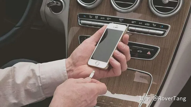 /smart-car/portable-connected-car/assets/boxcnHgW1hGorQsbUVqLN1P2trf.webp
